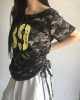 レイカモナンバープリントオフショルダーシャーリングTシャツ