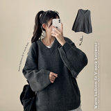 Disco Pop Duc Thick Sleeve Punching V-Neck Knit