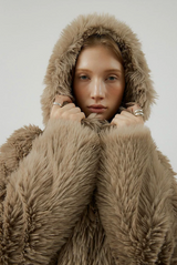 COMELY soft fur crop hoodie jacket [beige]