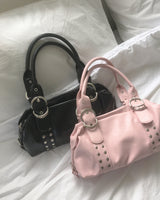 クルーンスタッドアイレットバックルレザーショルダーバッグ