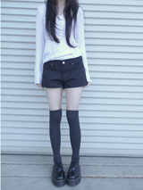 ブラックショートパンツ