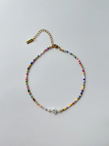 【MADE】Smiley Glass Beads Necklace (Random Color)