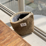 classic pouch_knit brown