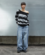 DAMAGED OFF SHOULDER STRIPE KNIT_BLACK