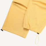 Round curve sweatpants