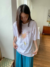 クオン プリント ルーズフィット ショートスリーブ Tシャツ