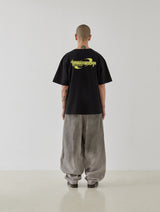 ファチュリスティックロゴtシャツ