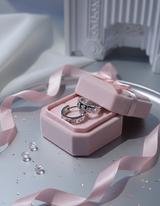 [ITZY Yuna Piercing] Eternal Love Huggies Piercing