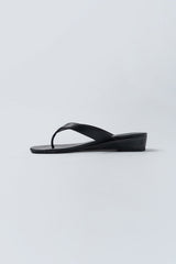 Simple flip-flop_black