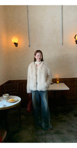 V-neck quilted ivory fur jacket