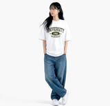 オーバーフィットクルーネックユニバーシティカーモ半袖Tシャツ ホワイトカーキ