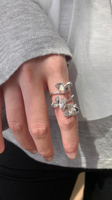 Three flower silver line ring