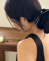 Angel pearl earring (silver)