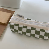 Clam ラウンドペンケース _ チェッカーボードセロリ