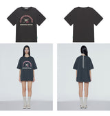 ウィッティグラフィックプリント T シャツ