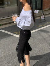 [MADE] Stern hip-to-way off-shoulder sweatshirt