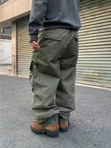 Curved diagonal cargo banding pants