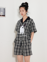Rabbit pints and logo embroidered pajamas can be worn outside