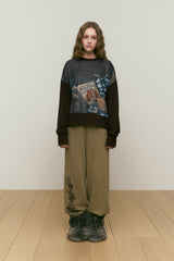 COLLECTION LOWKEY BOOK CLUB PRINTED SWEATSHIRT [DARK BROWN]