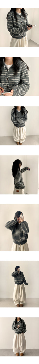 Metal logo big collar stripe knit cardigan