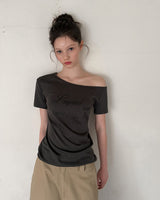 [ORIGINAL] Focus Off-shoulder Glitter Short Sleeve T-Shirt