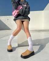 (UNISEX) ピンクプリントビンテージピグメントルーズフィットオーバーサイズユニセックススウェットシャツ