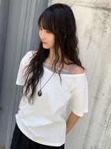 ユリミワンオフショルダールーズフィットTシャツ