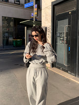 [MADE] Stern hip-to-way off-shoulder sweatshirt