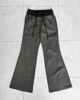 スラウチバンディング フレアパンツ