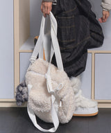 FLUFFY SNAP BOSTON BAG (CREAM)_F24ZE912