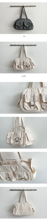 An B-Pocket Shoulder Bag
