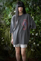 ペイズリー柄カットアウト 1/2 Tシャツ (Charcoal)