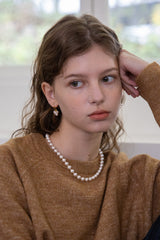 Pearl berry drop earring