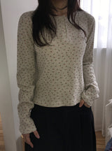 シュージフラワーワッフルヘンリーネック長袖Tシャツ