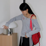 Linbu 87 Patch Off-Shoulder Sweatshirt