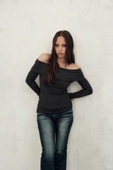 st off shoulder t (black)
