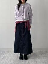 One-slit button tension t-shirt
