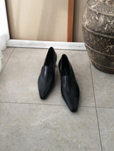 Stiletto middle pumps