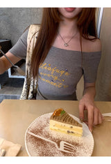イエロークリームオフショルダーショートスリーブニットTシャツ