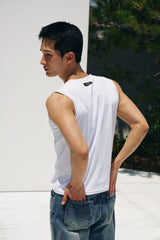 Curved half zip up sleeveless(White)