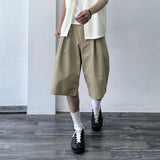 Pleated Silhouette Knee-Length Shorts