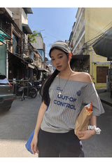 コントロールオフショルダールーズフィットショルダースリーブTシャツ