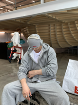 [ In-house ] シグネチャーエッセンシャルピンタックダブルミドルフィンガーリアルワイドパンツ