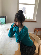 ロニルパンチングボタンUネックTシャツ