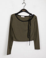 Seble one-ショルダーアンバランスストラップストライプロングスリーブTシャツ
