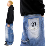 色褪せしないワイドなデニムパンツ