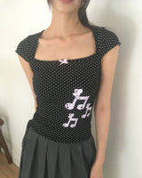 Jerin Dot Ribbon Patch Short-Sleeved T-shirt