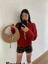 Red gradation off-balance shoulder knitwear
