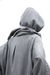 RELABEL (Menglian) デタッチャブルフーディドジャケットウィズサブトルストライプテクスチャーアンドウェービープリーツ, モダナイズド M-A1シルエット
