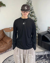 レークフィンガーホールヘンリーネックロングスリーブTシャツ